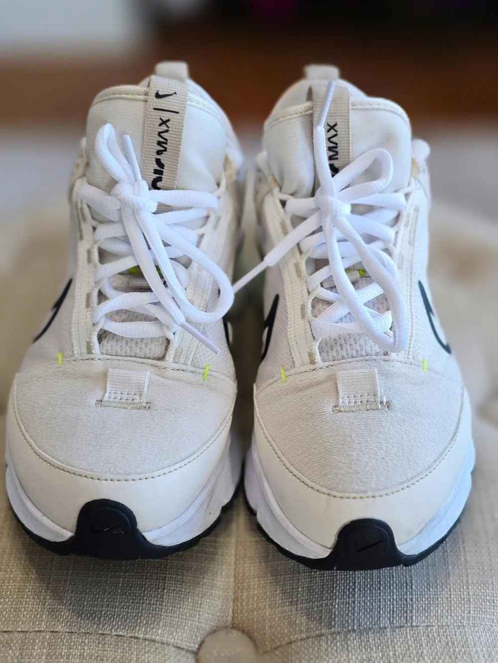 Nike Airmax Women’s Cream Athletic Sneakers with Lime Air Cushion Size 6.5